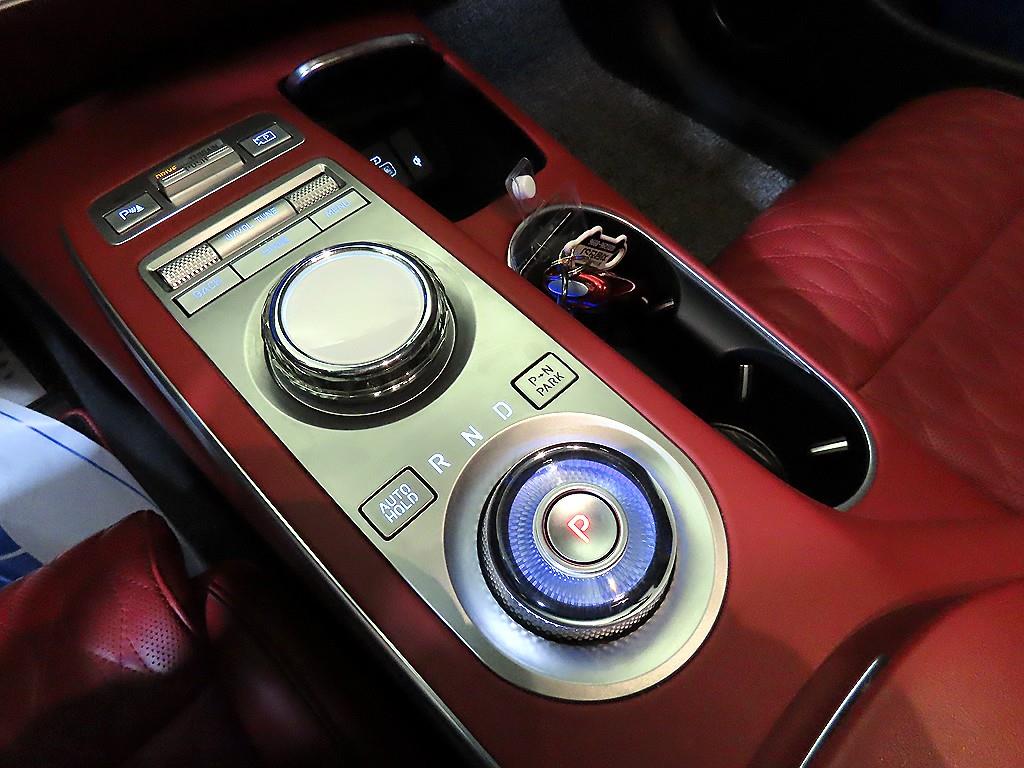 Genesis GV70 - Vista 12