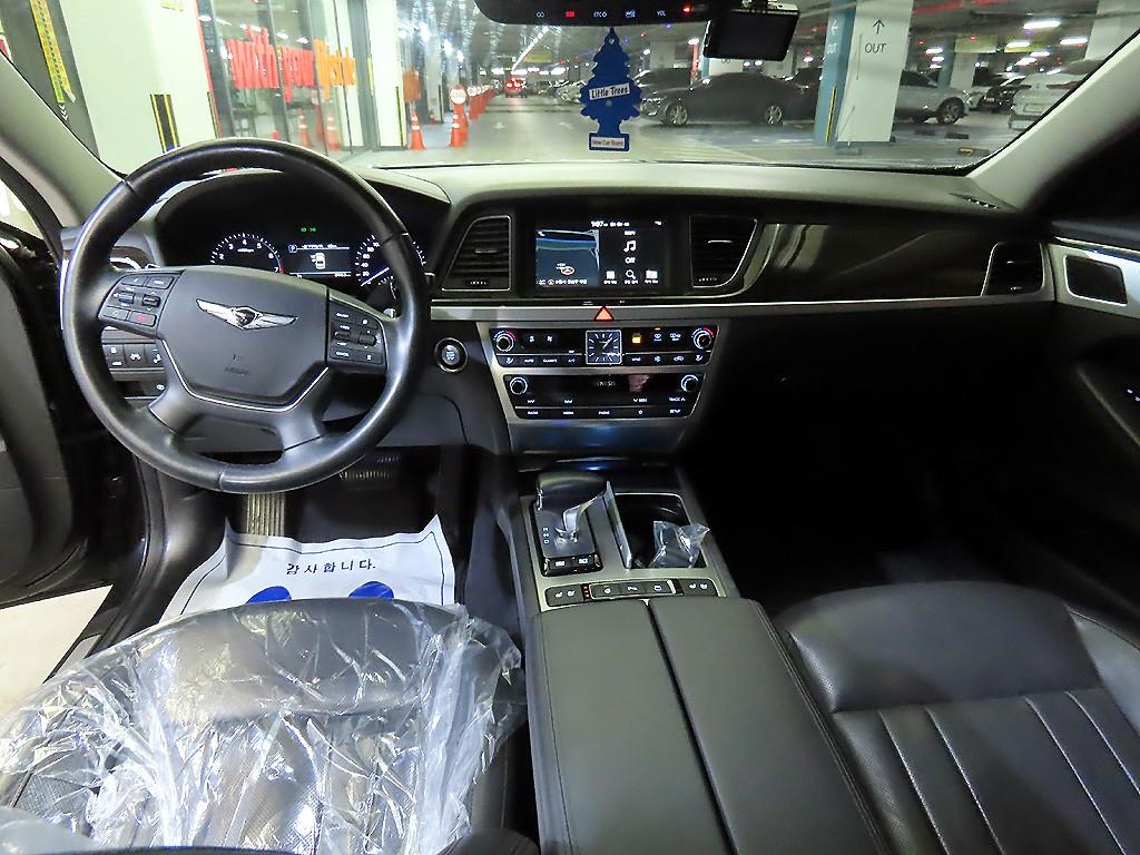 Genesis G80 - Vista 10