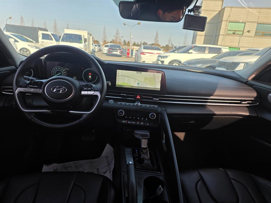 HYUNDAI Avante - Vista 7