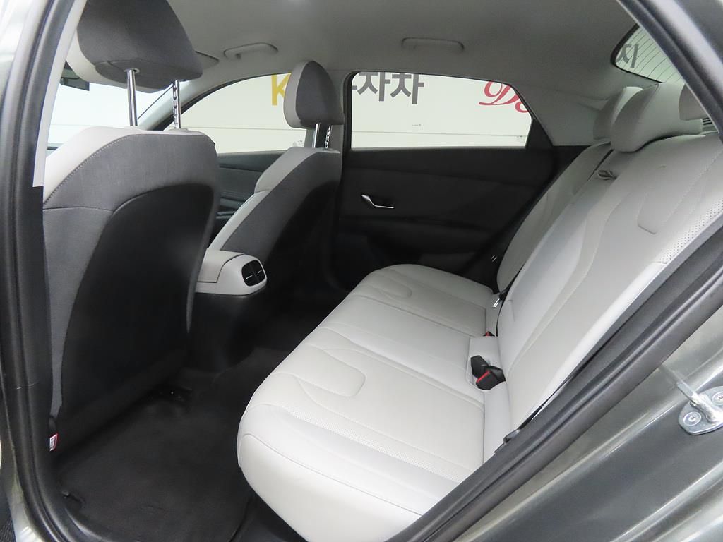 HYUNDAI Avante - Vista 6