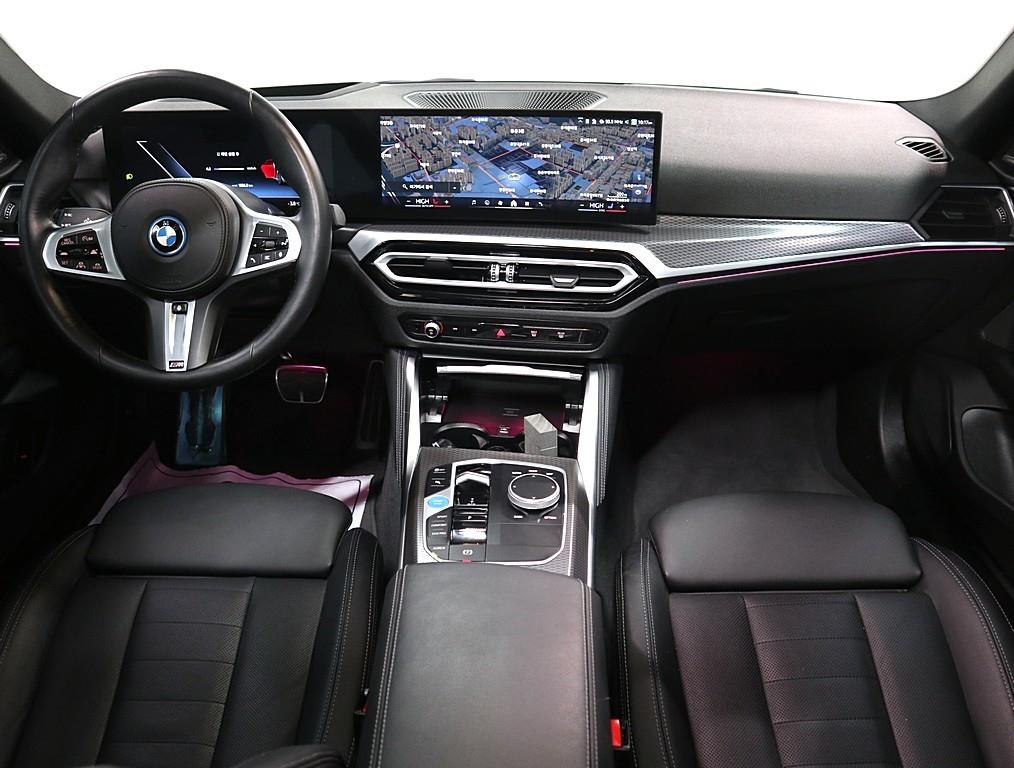 BMW i4 - Vista 5