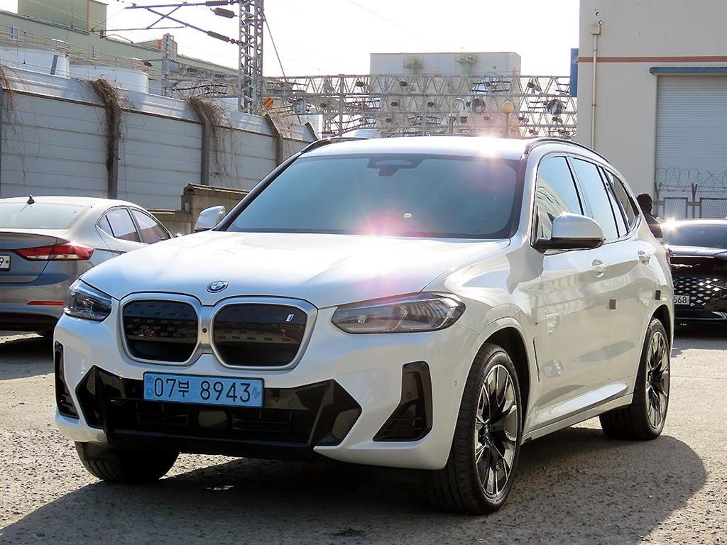 BMW iX3 - Vista 2