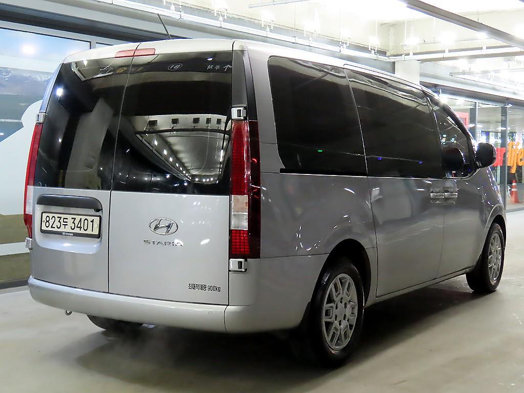 HYUNDAI Staria - Vista 4