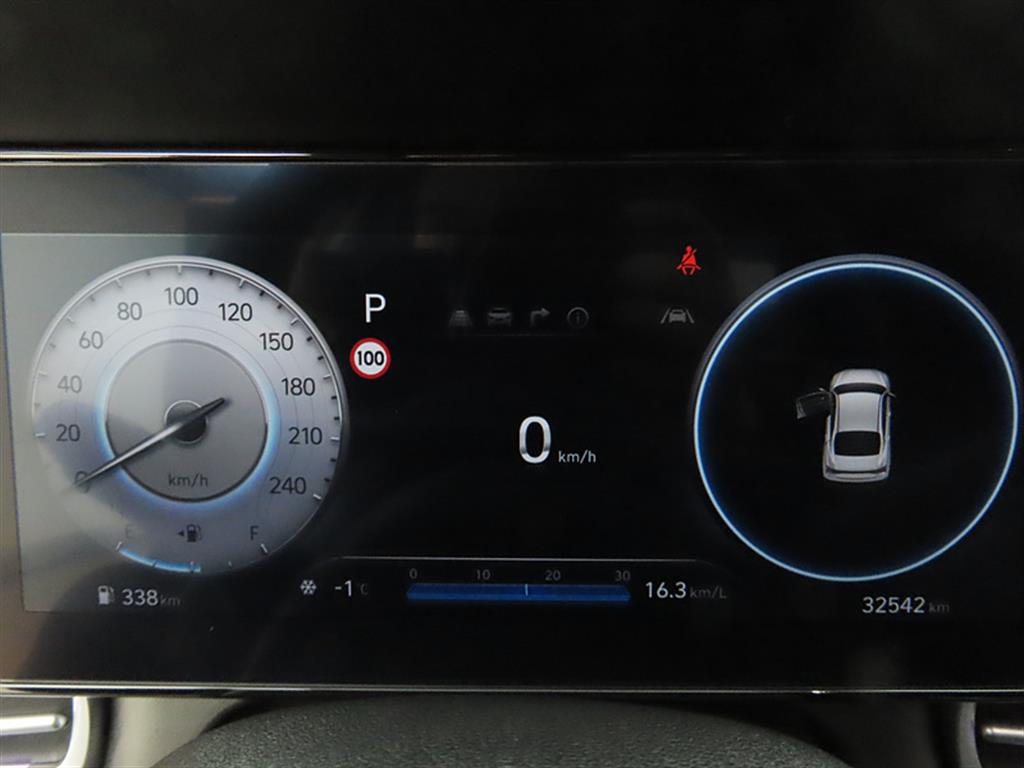 HYUNDAI Avante - Vista 9