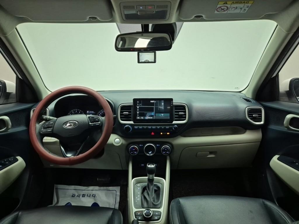HYUNDAI Venue - Vista 7