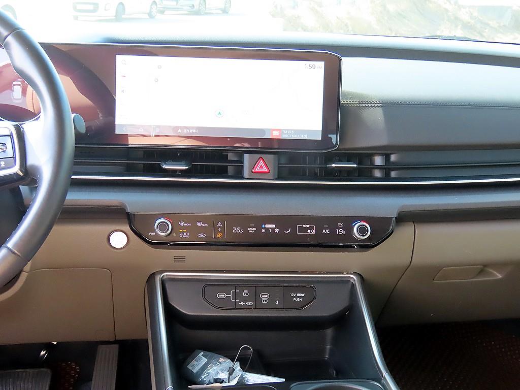 KIA Carnival - Vista 11