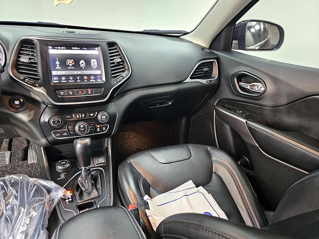 Jeep Cherokee - Vista 10