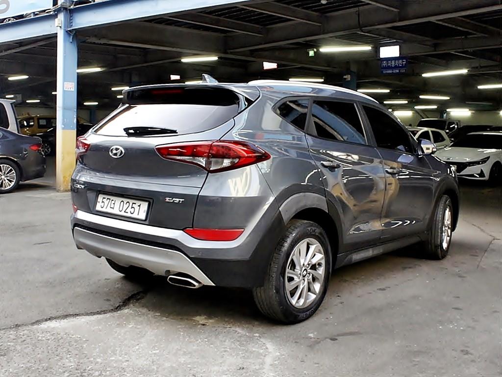 HYUNDAI Tucson - Vista 7