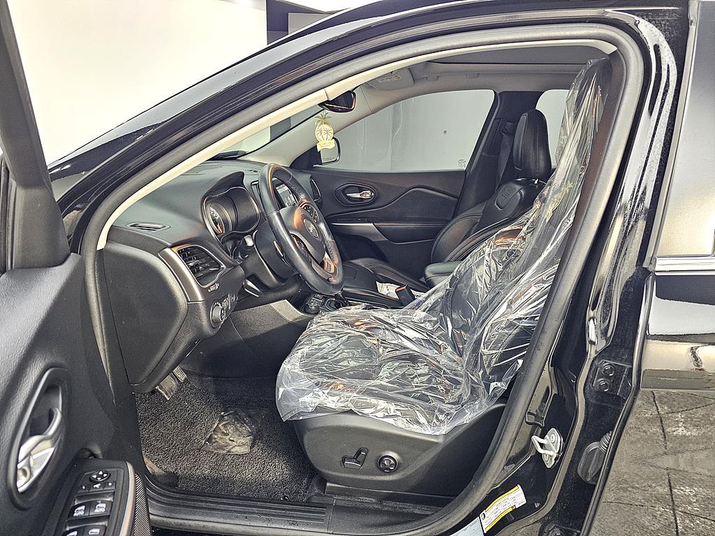 Jeep Cherokee - Vista 8