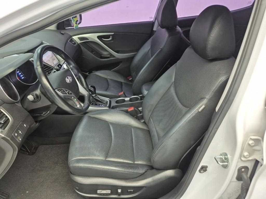 HYUNDAI Avante - Vista 11