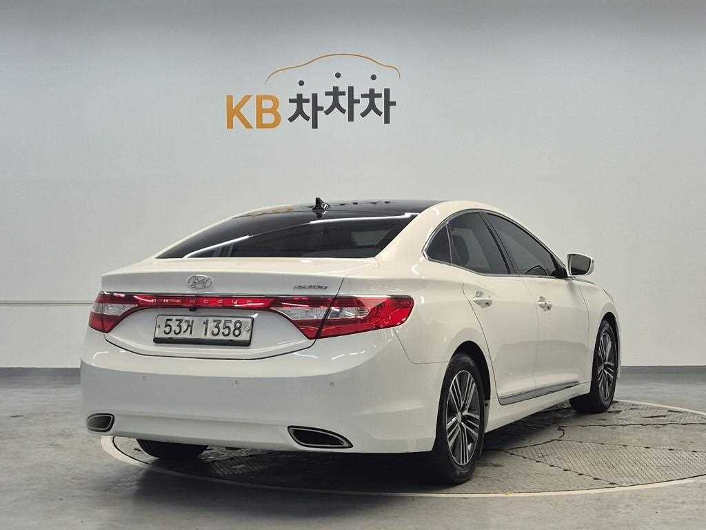 HYUNDAI Grandeur - Vista 3