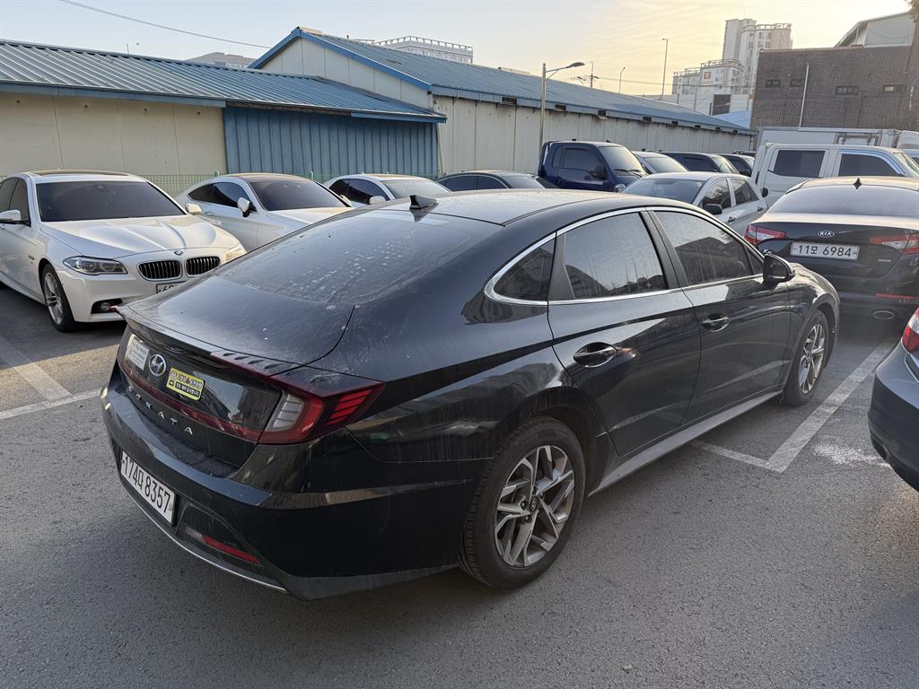 HYUNDAI Sonata - Vista 2