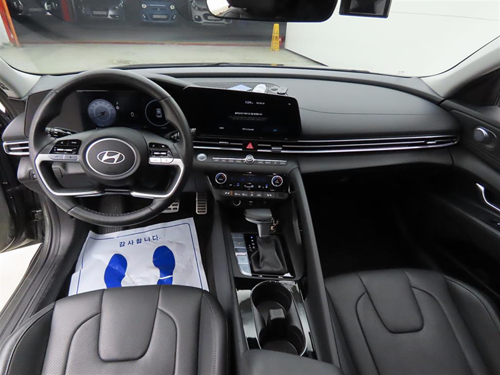 HYUNDAI Avante - Vista 7