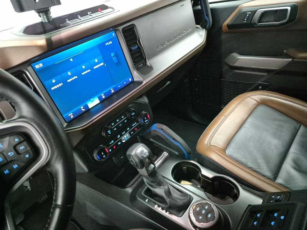 Ford Bronco - Vista 10