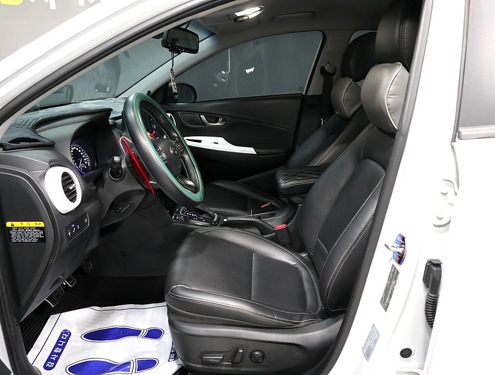 HYUNDAI Kona - Vista 7