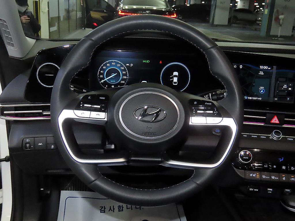 HYUNDAI Avante - Vista 8