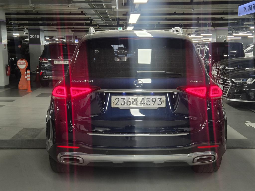 Mercedes Benz GLE Class - Vista 3