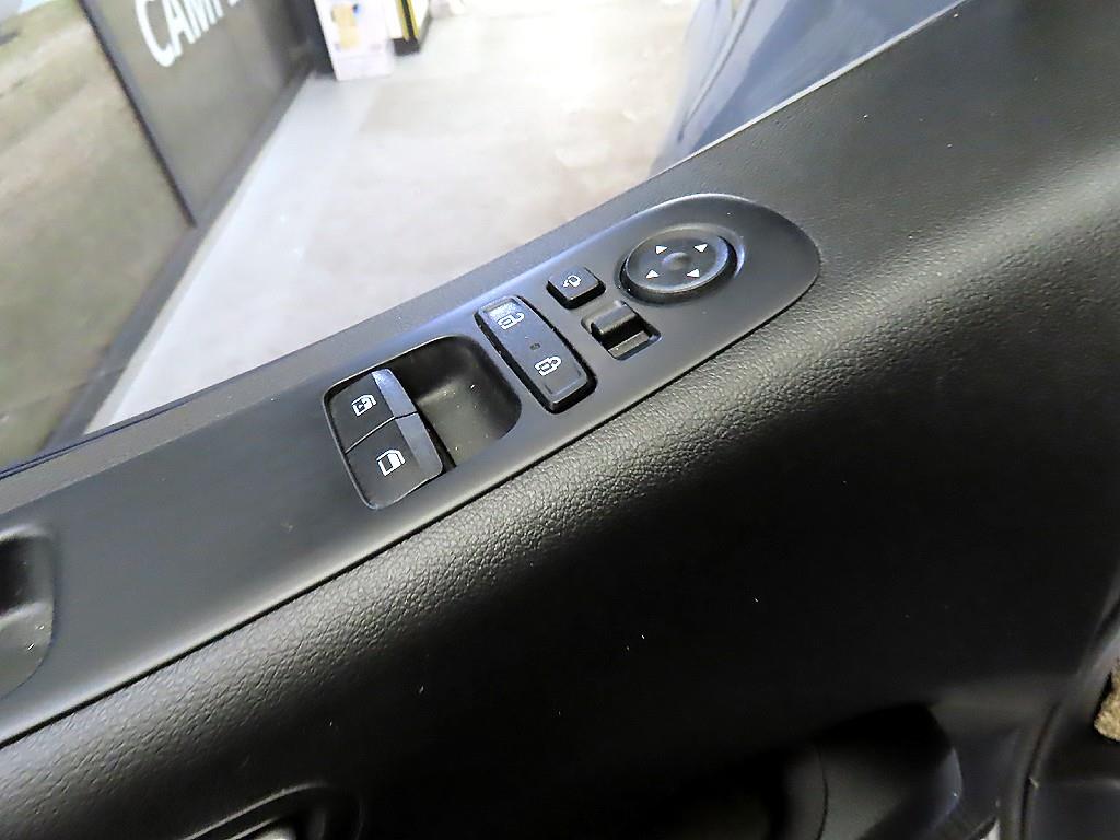 HYUNDAI Staria 2022 Plateado - Importación desde Corea - HF Imports Iquique - Foto 17