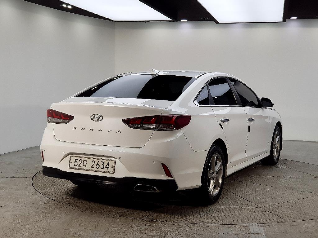 HYUNDAI Sonata - Vista 4