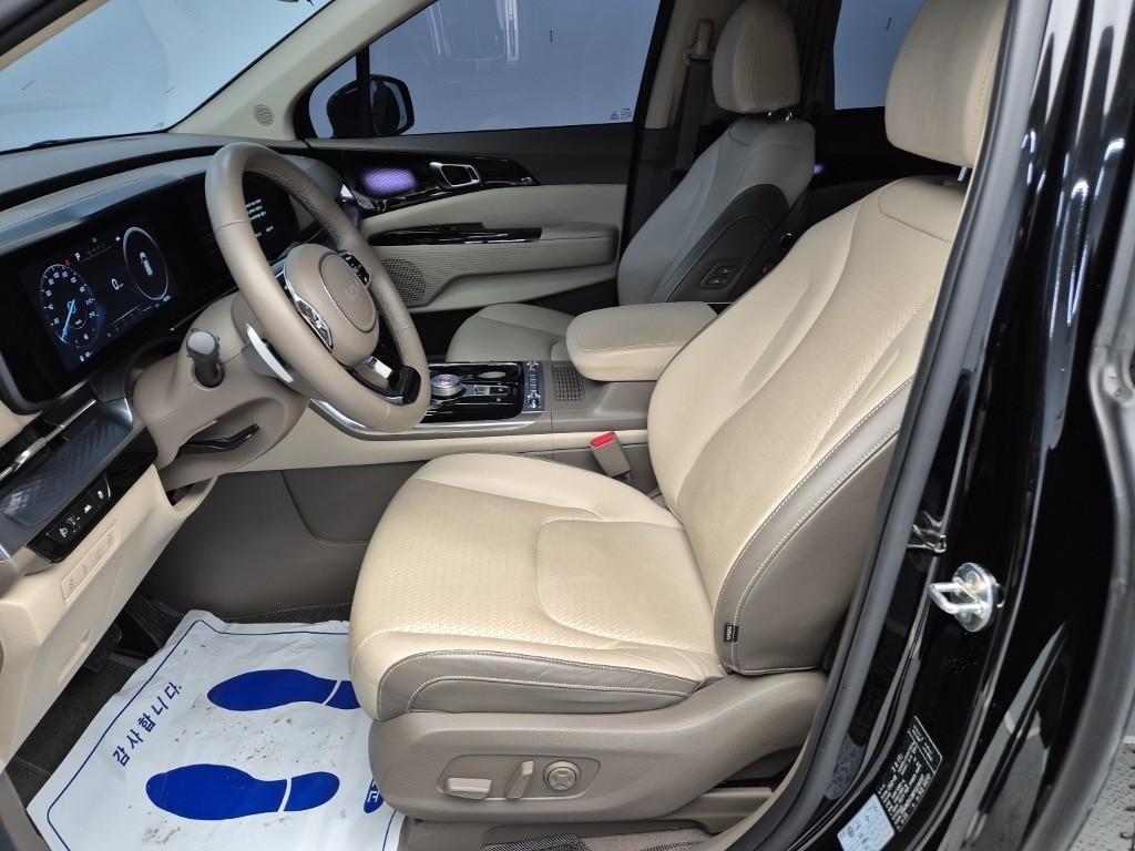 KIA Carnival - Vista 11