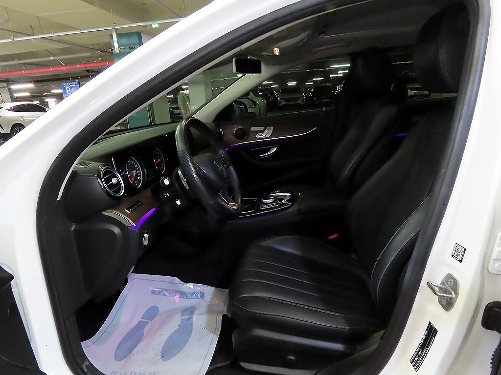 Mercedes Benz E class - Vista 6