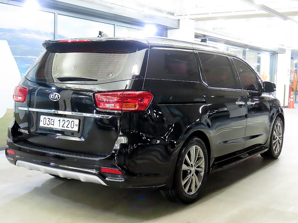 KIA Carnival - Vista 4