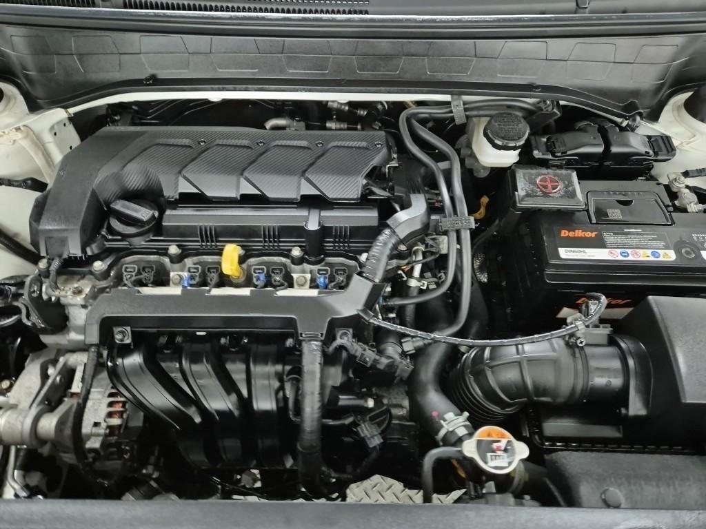 HYUNDAI Venue - Vista 5