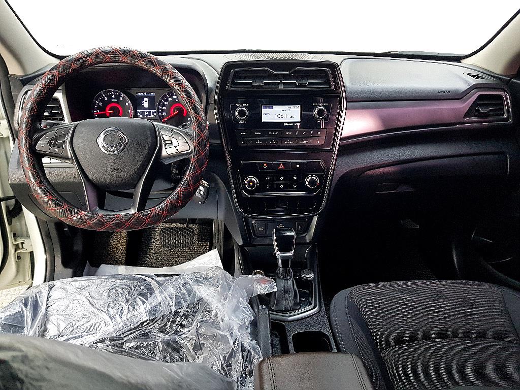 Ssangyong Tivoli - Vista 5