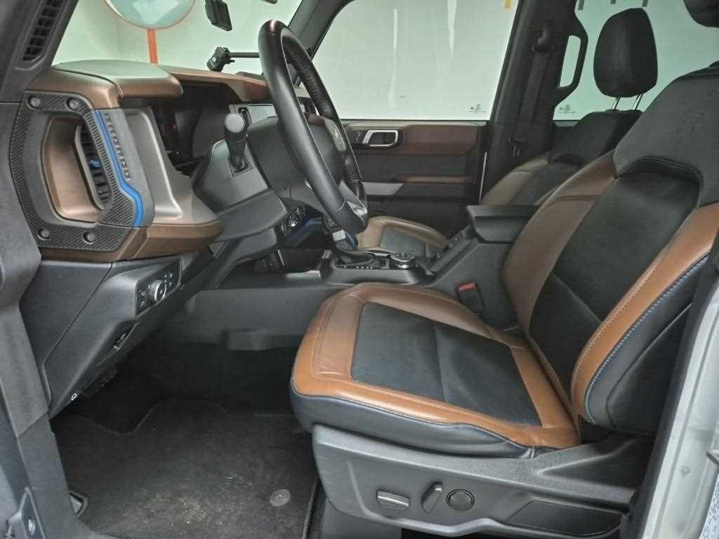 Ford Bronco - Vista 11