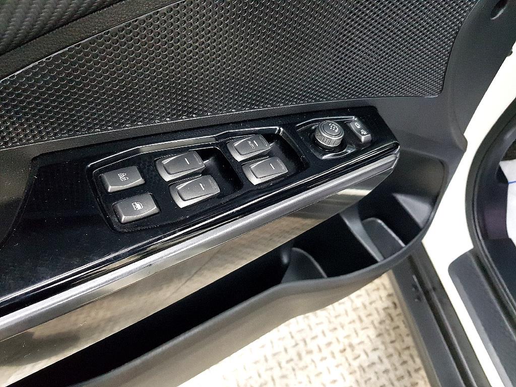 Ssangyong Tivoli - Vista 11