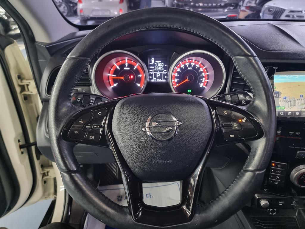 Ssangyong Tivoli - Vista 11