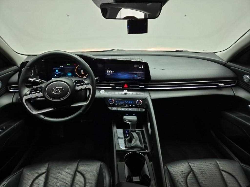 HYUNDAI Avante - Vista 7