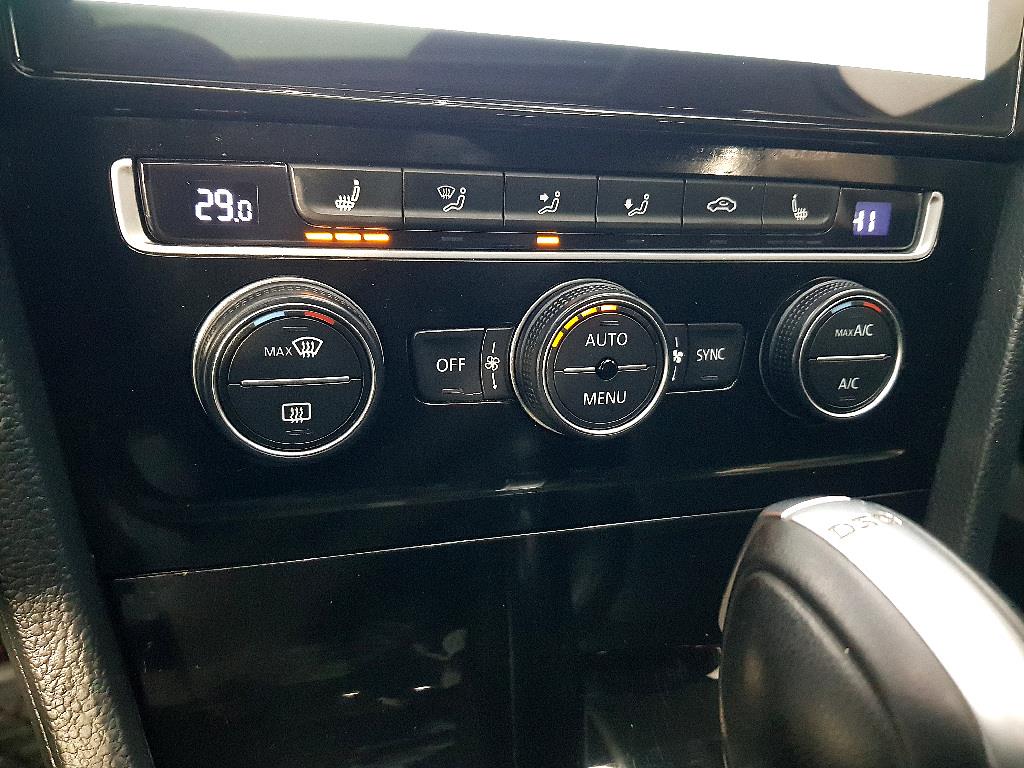 Volkswagen Golf - Vista 12