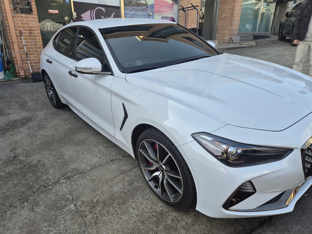 Genesis G70 - Vista 2