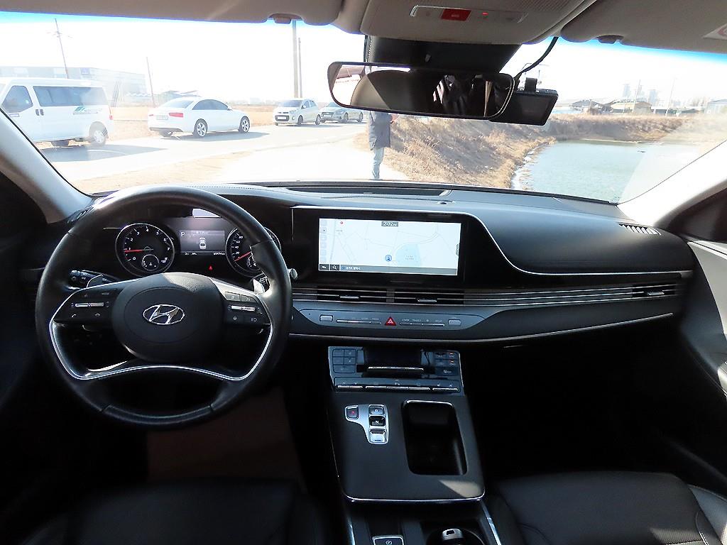 HYUNDAI Grandeur - Vista 9