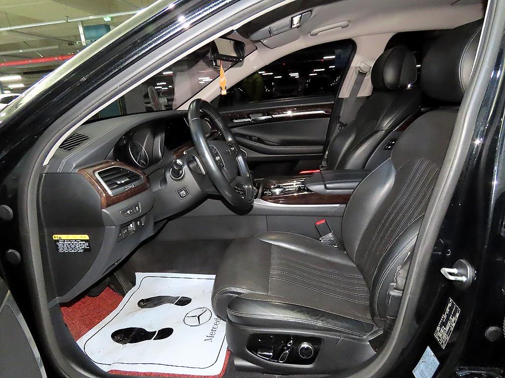 Genesis EQ900 - Vista 6