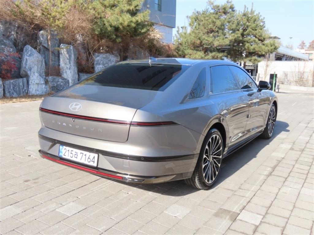 HYUNDAI Grandeur - Vista 5