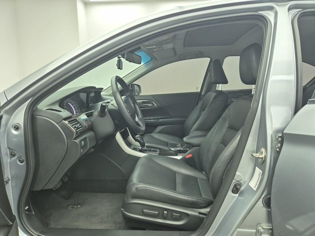 Honda Accord - Vista 11