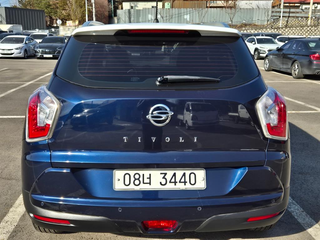 Ssangyong Tivoli - Vista 4