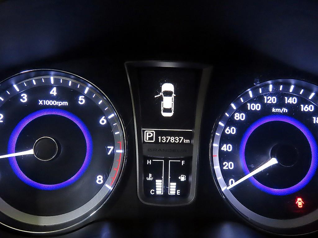 HYUNDAI Grandeur - Vista 9