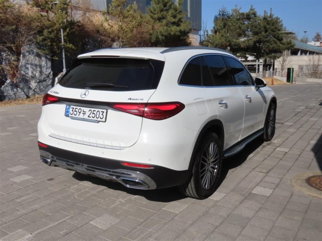 Mercedes Benz GLC Class - Vista 5