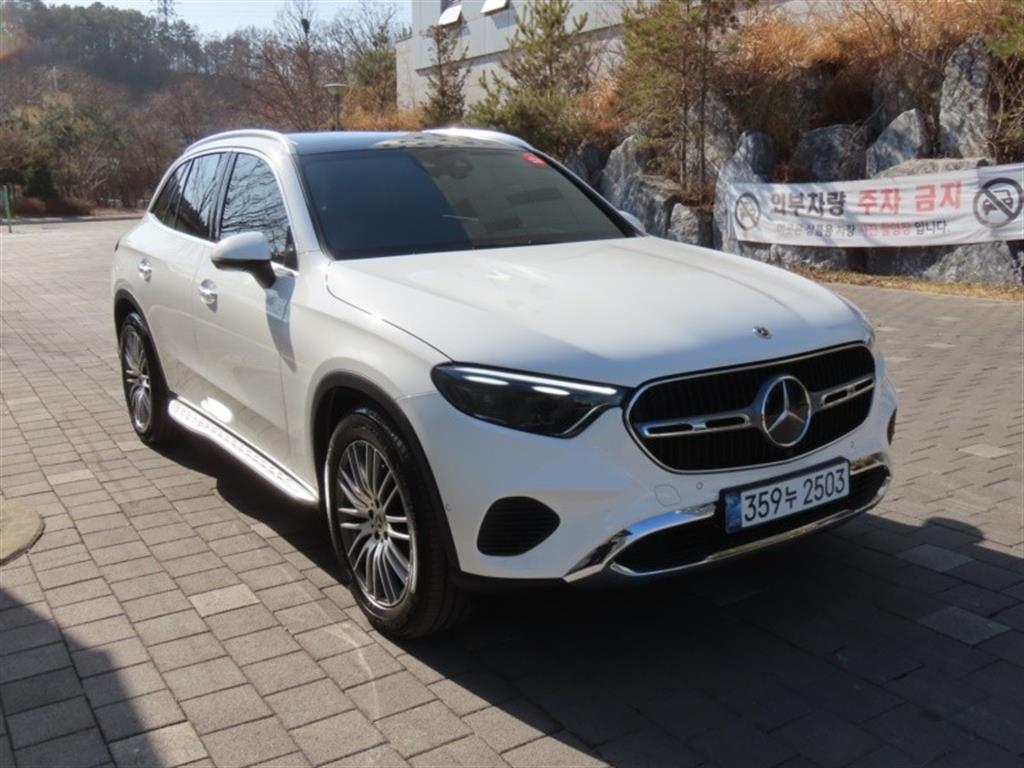 Mercedes Benz GLC Class - Vista 3