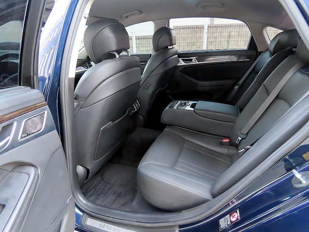 Genesis G80 - Vista 6