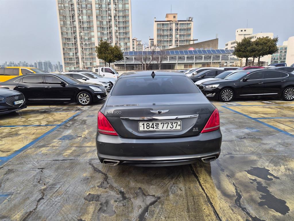 Genesis EQ900 - Vista 4