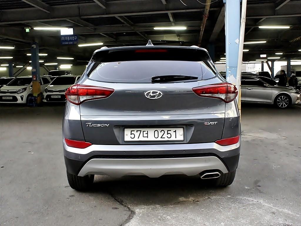 HYUNDAI Tucson - Vista 5