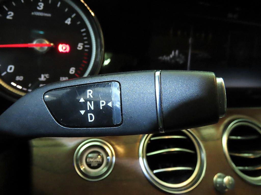 Mercedes Benz E class - Vista 12