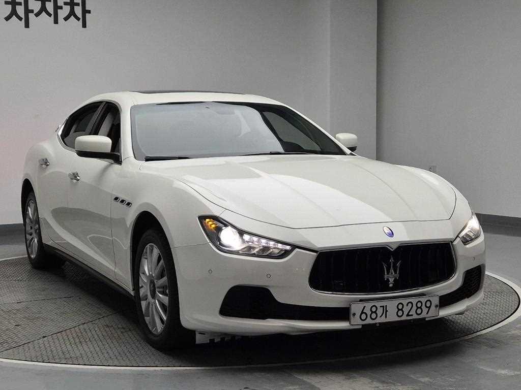 Maserati Ghibli - Vista 4