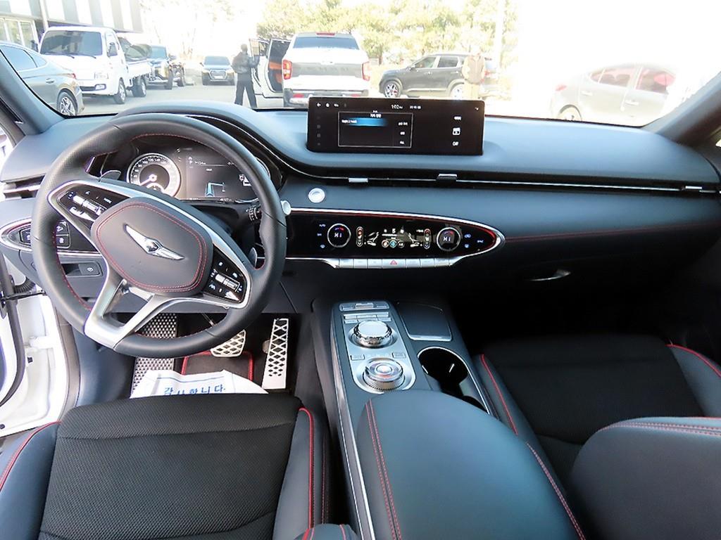 Genesis GV70 - Vista 7