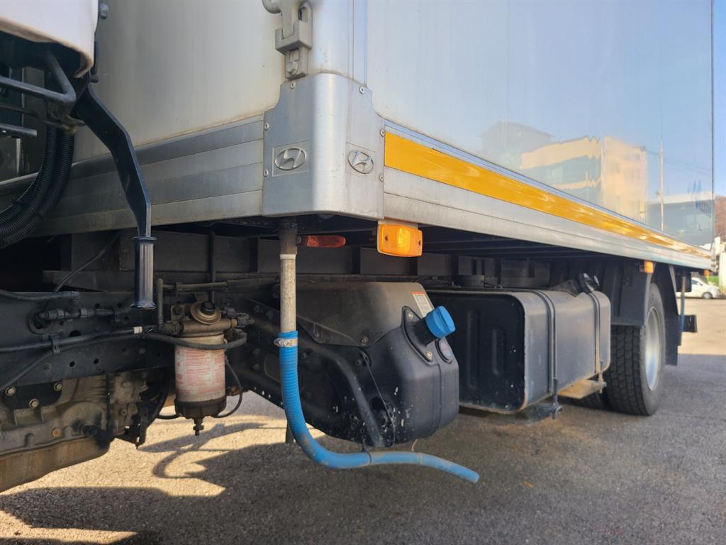 medium and large cargo truck - Vista 8