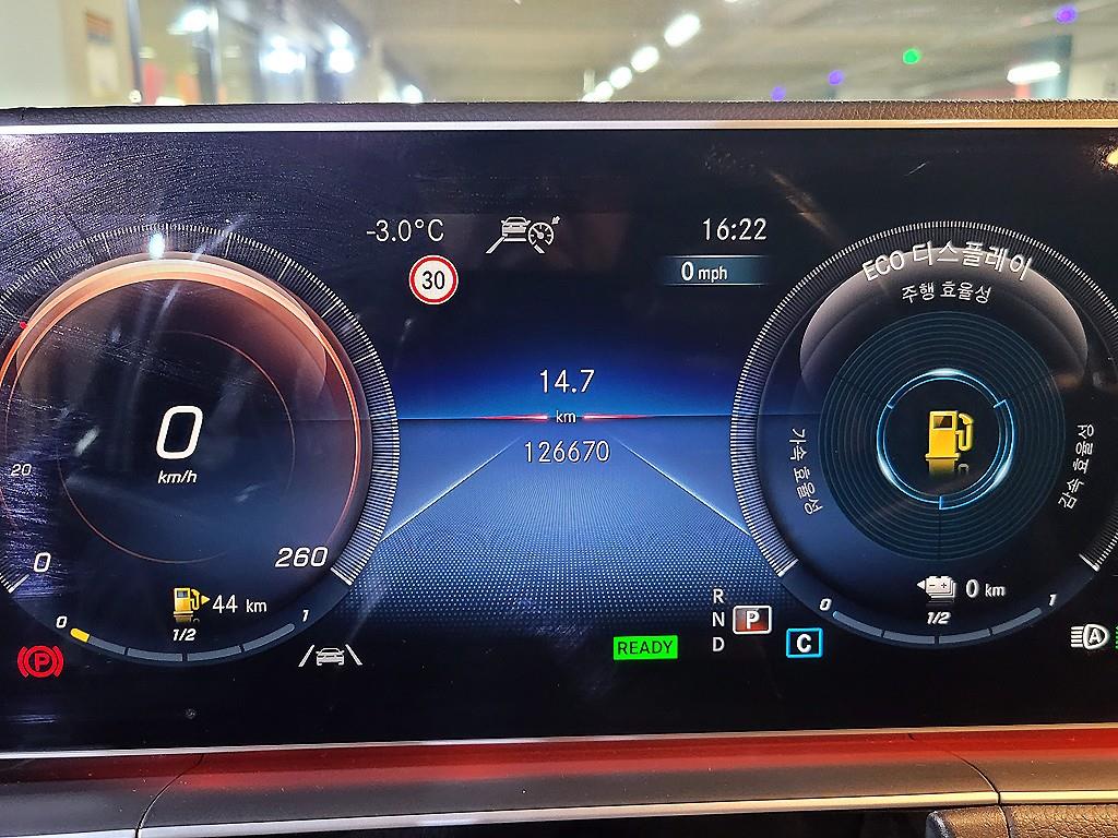 Mercedes Benz GLE Class - Vista 10